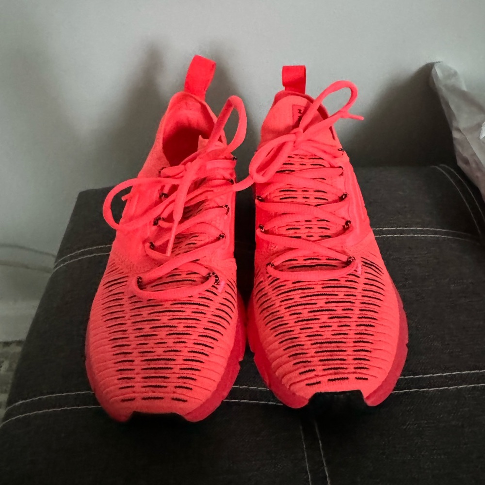 Under Armour UA W HOVR Phantom 2 Brilliance/Pink Road running shoes